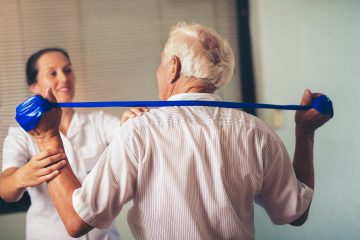 תרגילי פיזיותרפיה שאפשר לעשות בבית